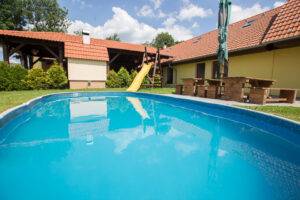 Bazén k dispozici pro návštěvníky | Penzion Luis